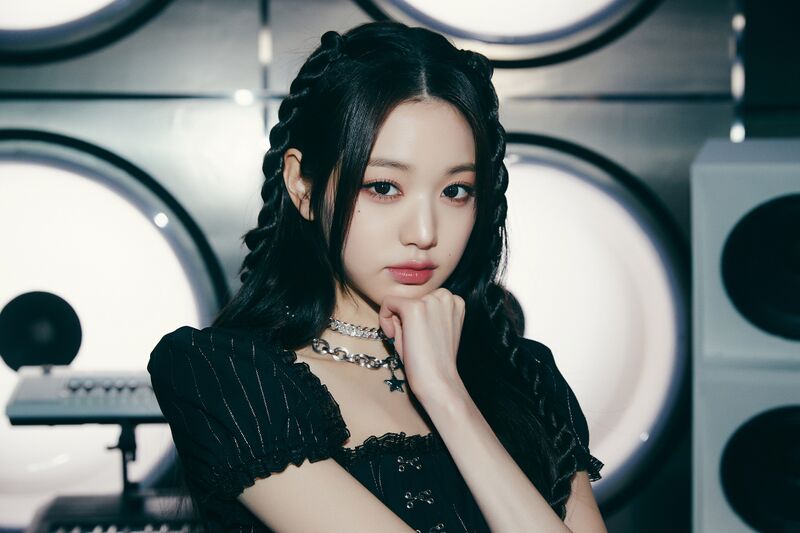 File:Wonyoung - WAVE promo.jpg