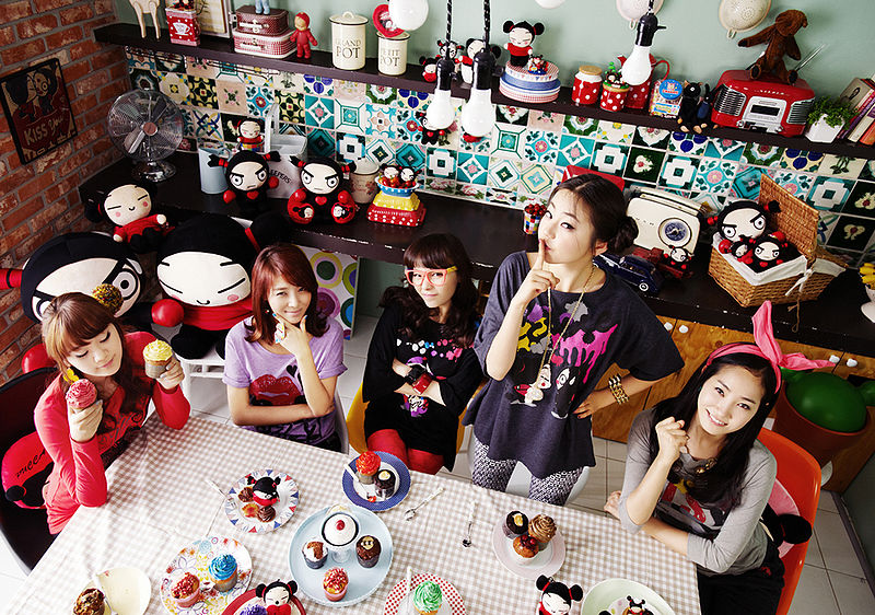 File:wondergirlspucca.jpg