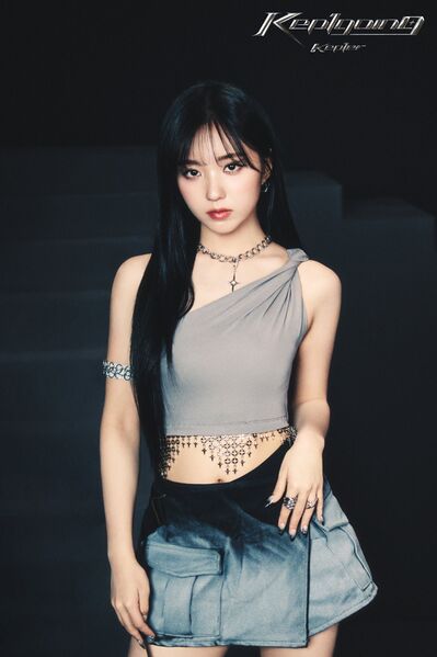 File:Yeseo - Kep1going promo.jpg