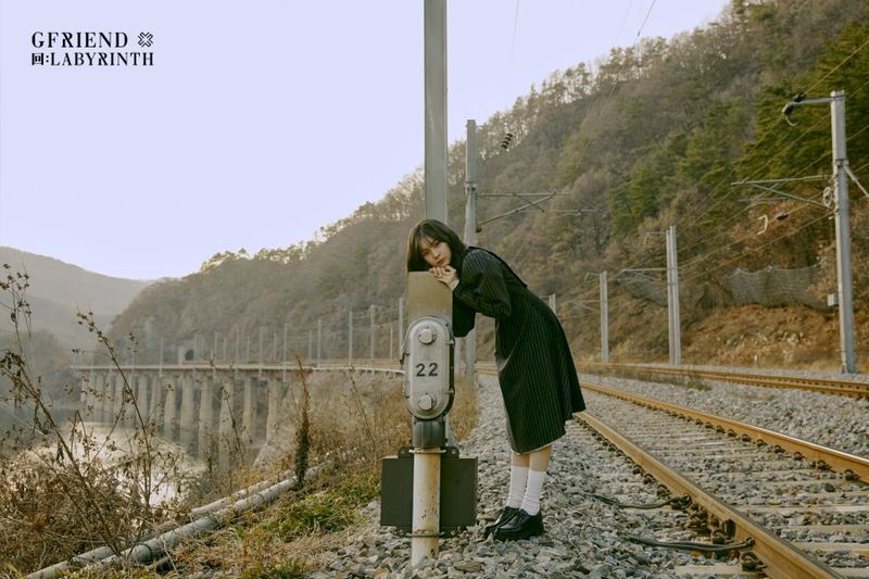 File:Umji - LABYRINTH promo.jpg