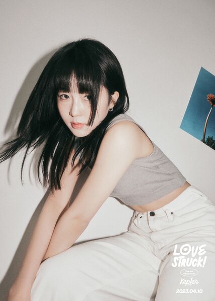 File:Hikaru - LOVESTRUCK! promo.jpg