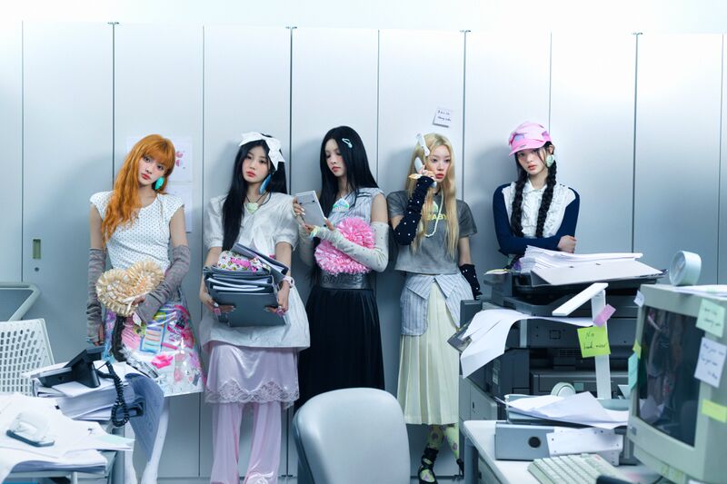 File:ILLIT - NOT CUTE ANYMORE promo.jpg