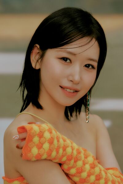 File:Momona - MIRAI promo.jpg