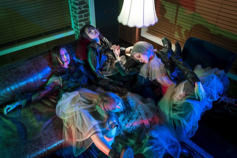 File:SCANDAL - Kiss from the darkness promo2.jpg