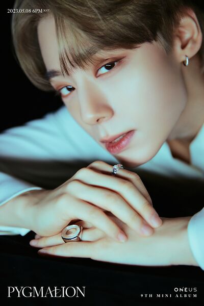 File:Hwanwoong - PYGMALION promo.jpg
