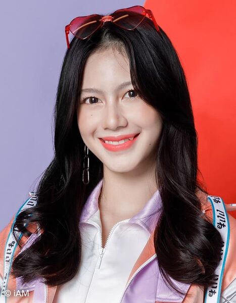 File:BNK48 Jaa 2021-2.jpg
