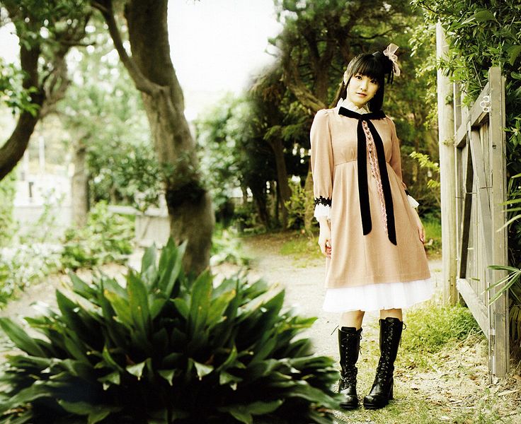 File:Shintani Ryoko - crossingdays Promo.jpg