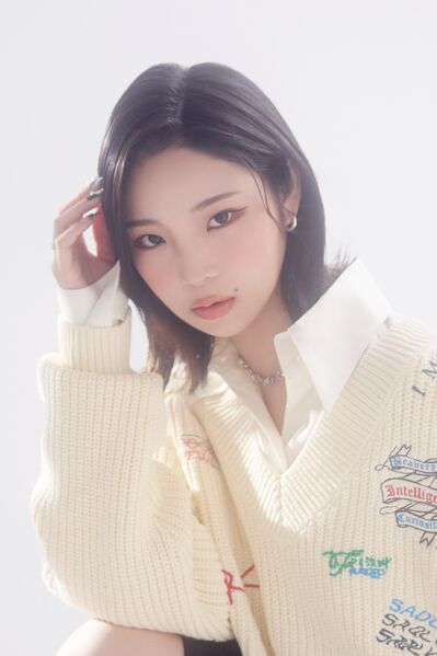 File:Kaneko Rino - SEVEN COLORS promo.jpg