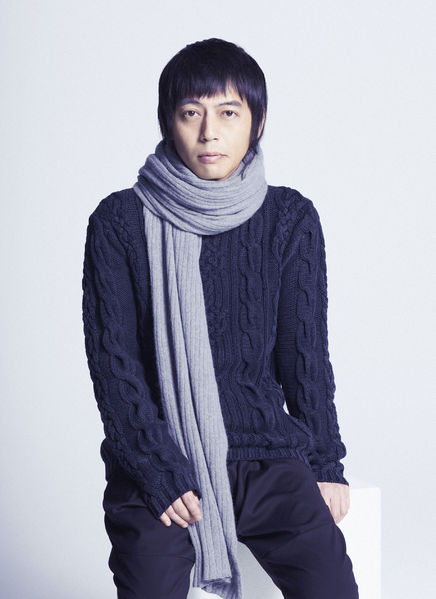 File:Suneohair - Akai Coat promo.jpg