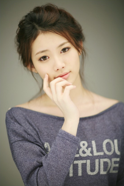 File:Kim ah young.png