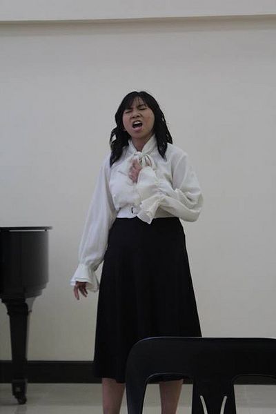 File:Vell Baria during her French recital in 2013.jpg