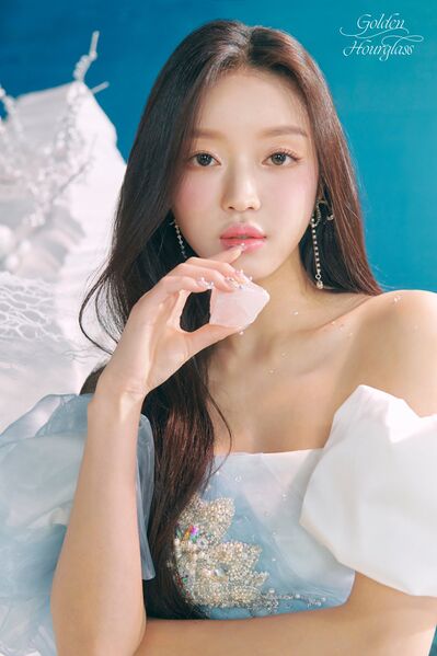 File:YooA - Golden Hourglass promo.jpg