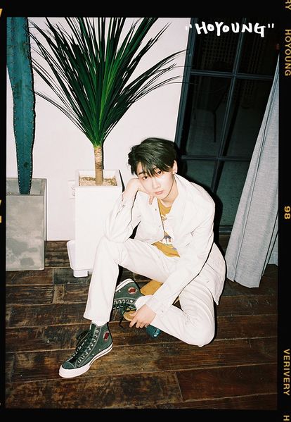 File:Hoyoung - VERI-US promo.jpg