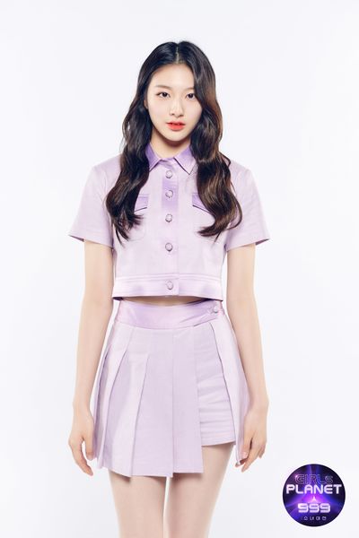 File:Zhou Xinyu - Girls Planet 999 promo.jpg