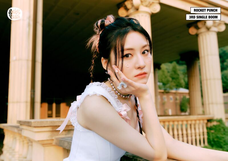 File:Dahyun - BOOM promo.jpg