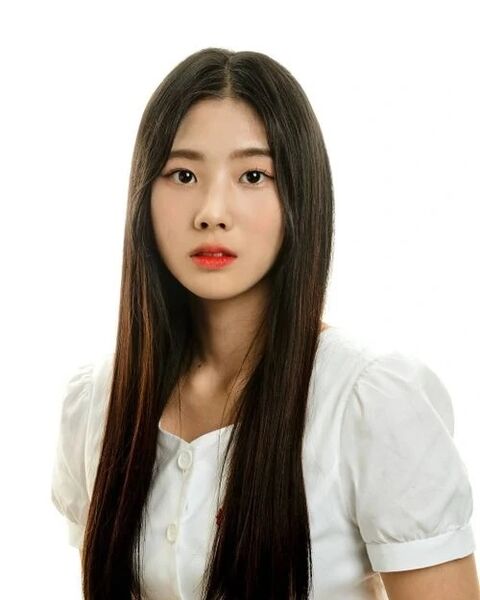 File:Chaeryeon 2020.jpg