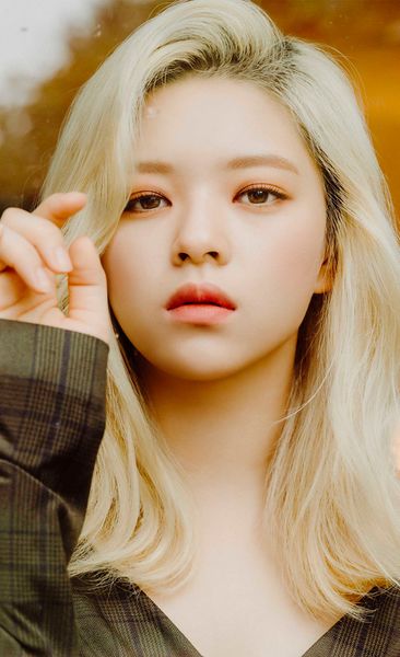 File:Jeongyeon - BETTER promo.jpg