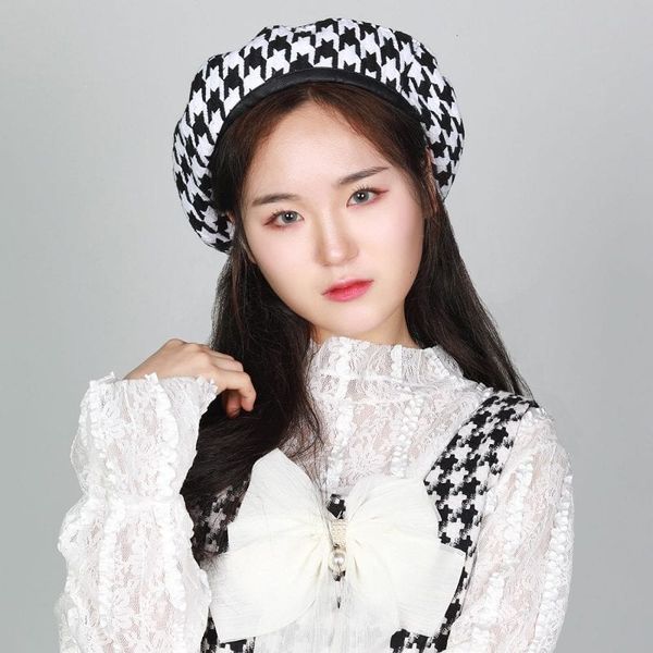 File:Yujin - Moho (Gray Area) promo.jpg