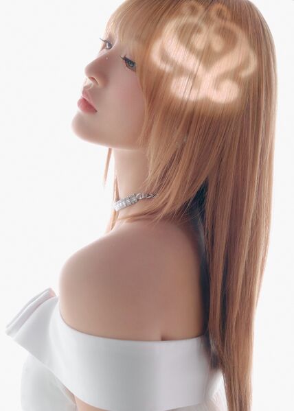 File:Minami - lip bomb promo2.jpg