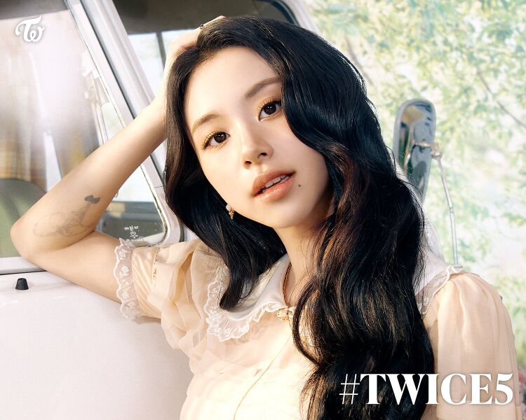 File:Chaeyoung - TWICE5 promo.jpg