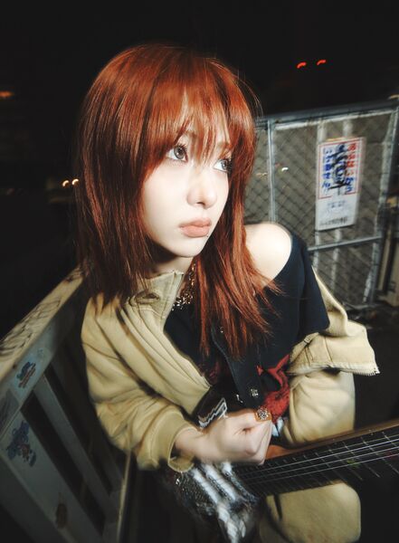 File:Huh Yunjin - DIFFERENT promo.jpg