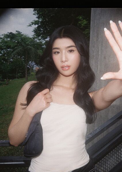 File:Sophia - Debut promo.jpg