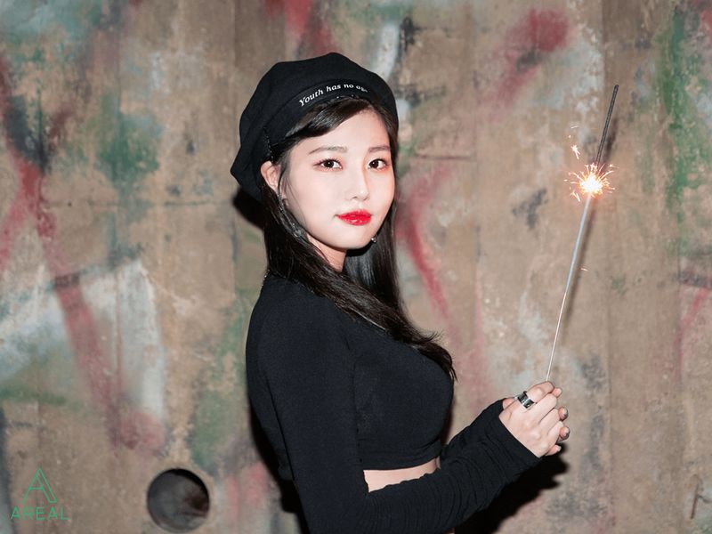 File:AREAL Areum.jpg