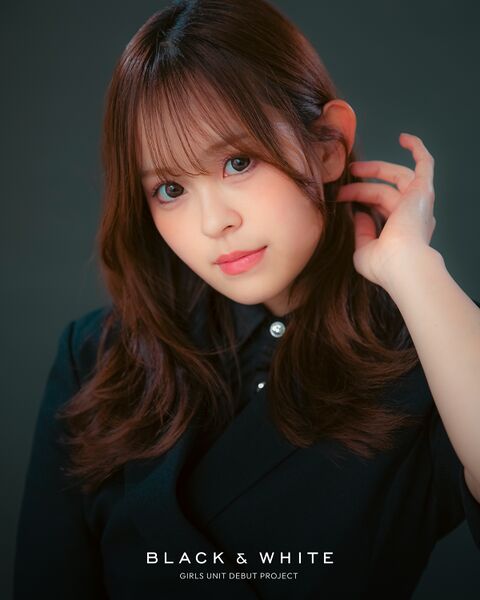 File:HINA - BLACK & WHITE promo.jpg