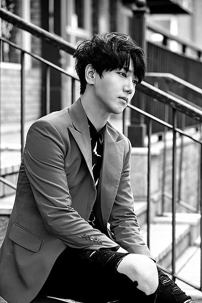 File:Yesung - MAGIC promo.jpg