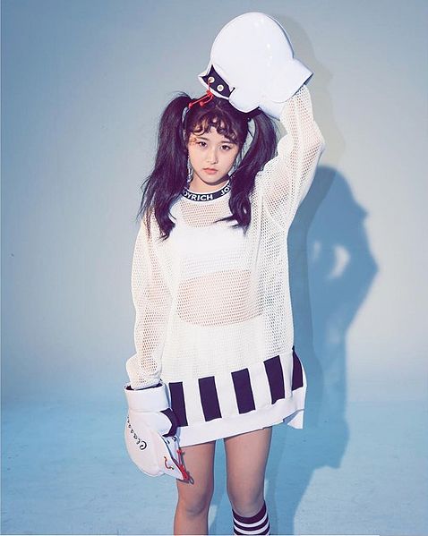 File:Tae E promoting TBoF.jpg