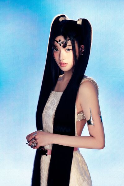 File:Minju - bomb promo2.jpg