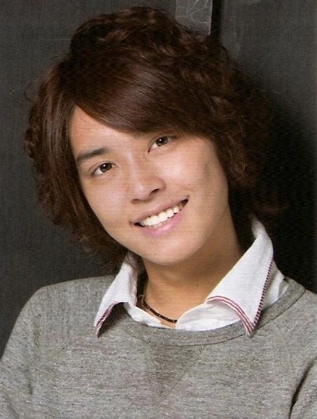 File:Tegoshi Yuya 2009.jpg