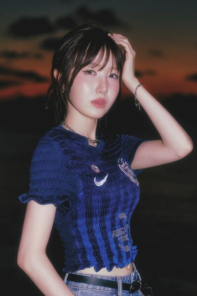 File:Hitomi - iLy promo.jpg