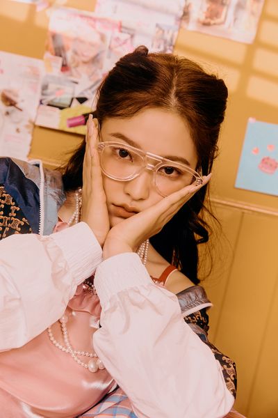 File:Yeri - Queendom promo.jpg