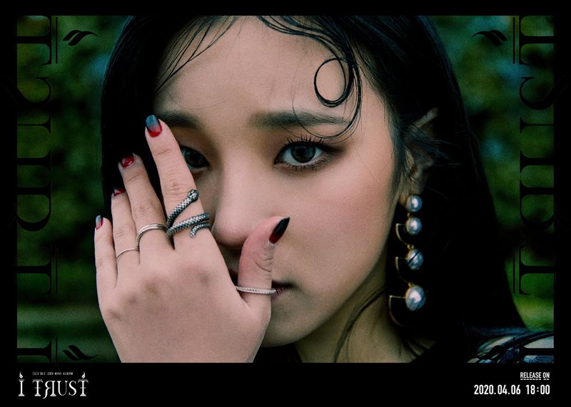 File:Yuqi - I trust promo.jpg