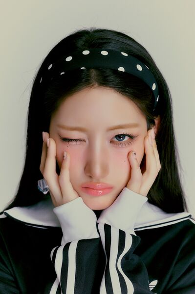 File:Junhwi - &Our Vibe promo.jpg