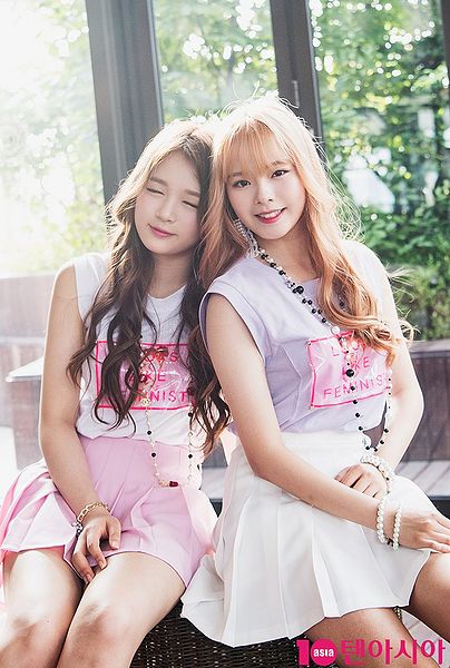 File:Limesoda SeungJi and HyeRim.jpg