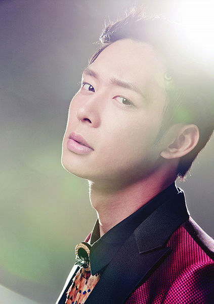 File:Park 'Micky' Yoochun.jpg