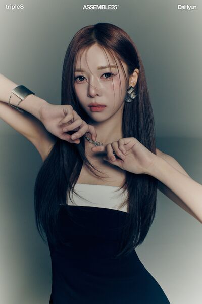 File:DaHyun - ASSEMBLE25 promo2.jpg