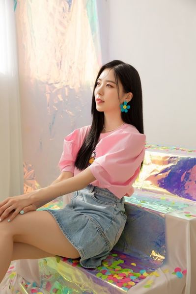 File:MAKA MAKA Chaewon.jpg