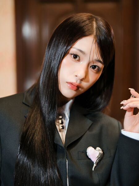 File:Ran - WHO I AM promo.jpg
