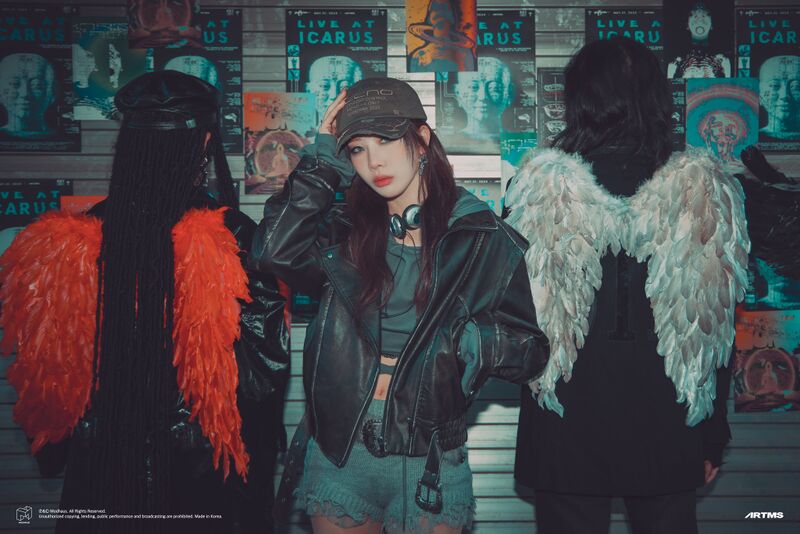File:Kim Lip - Club Icarus promo.jpg