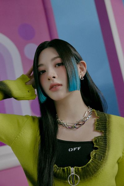 File:Seeun - STAYDOM promo.jpg
