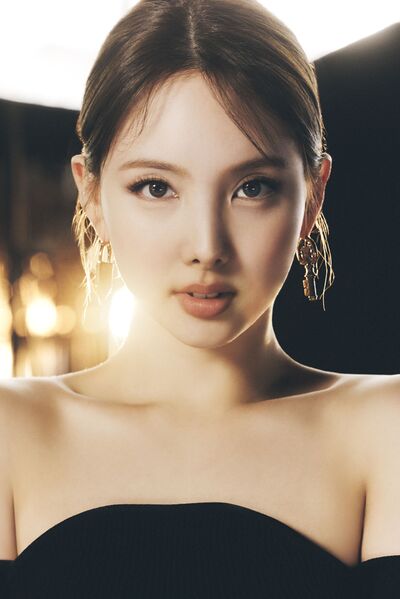 File:Nayeon - Celebrate promo.jpg