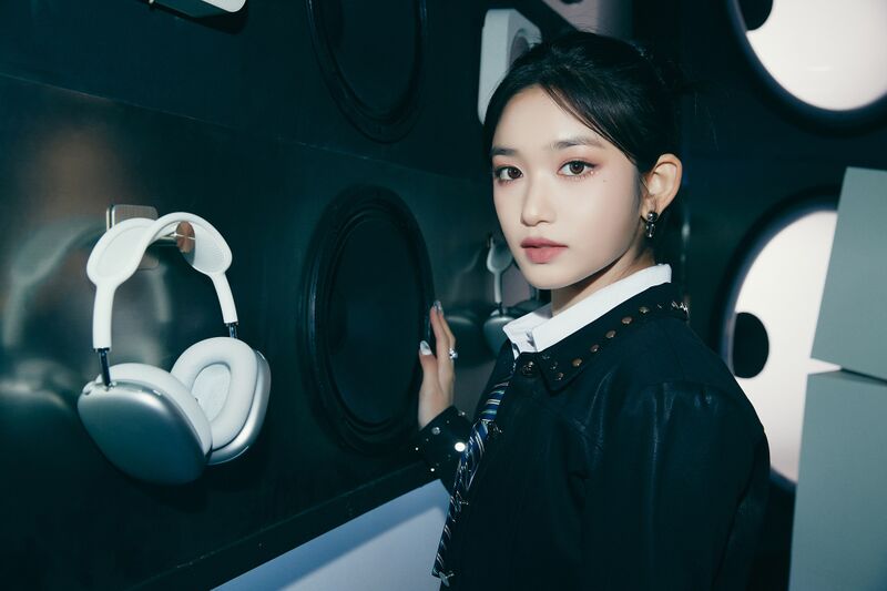 File:Leeseo - WAVE promo.jpg