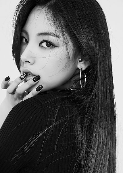 File:Songhee - Dramatic promo.jpg