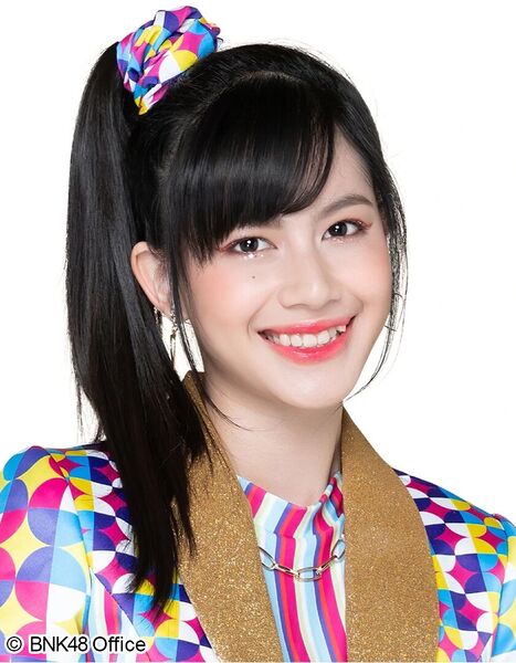 File:BNK48 Jaa 2019.jpg
