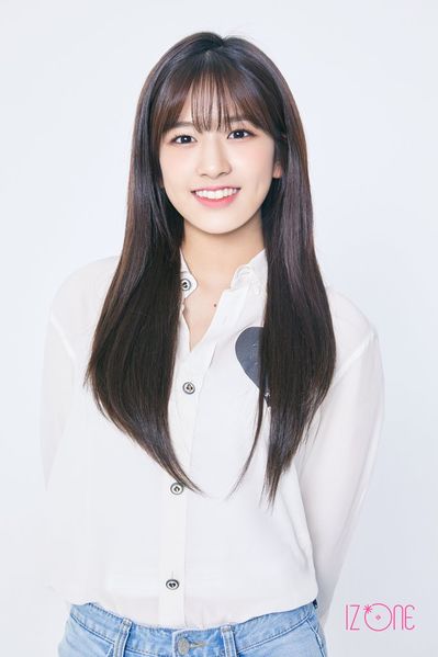 File:IZONE Ahn Yujin.jpg