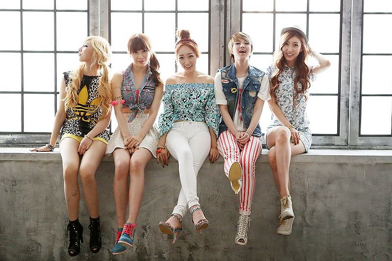 File:Queen B'Z.jpg
