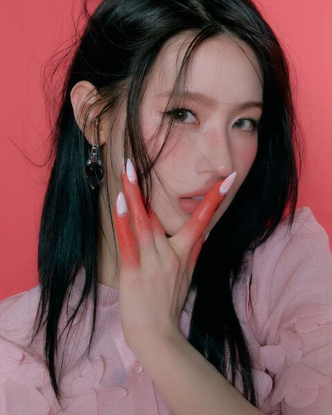 File:Miyeon - MY, Lover promo.jpg